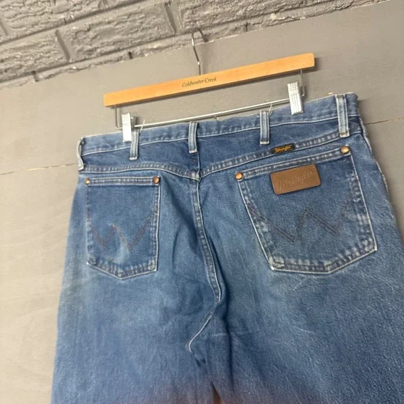 Wrangler 13MWZ Cowboy Cut Original Fit Mens Jeans 38x32 Medium Wash Blue Denim - Picture 1 of 5